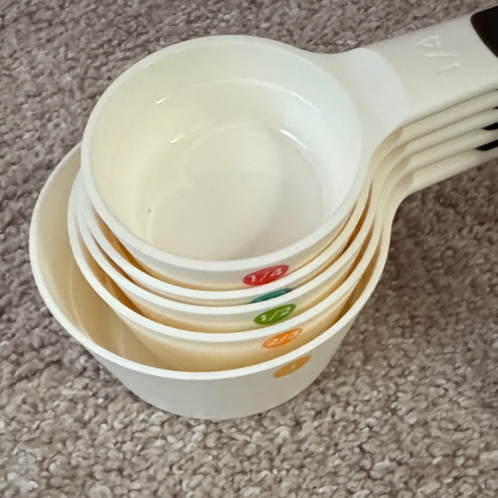 OXO White Measuring Cups Set with Color-Coded Fraction Labels - Picture 3 of 5